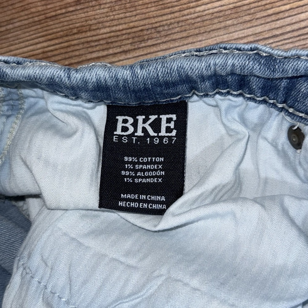 BKE Jeans Mens 40x32 Tyler Straight Demin Light Wash Buckle Western Distressed - Picture 6 of 7